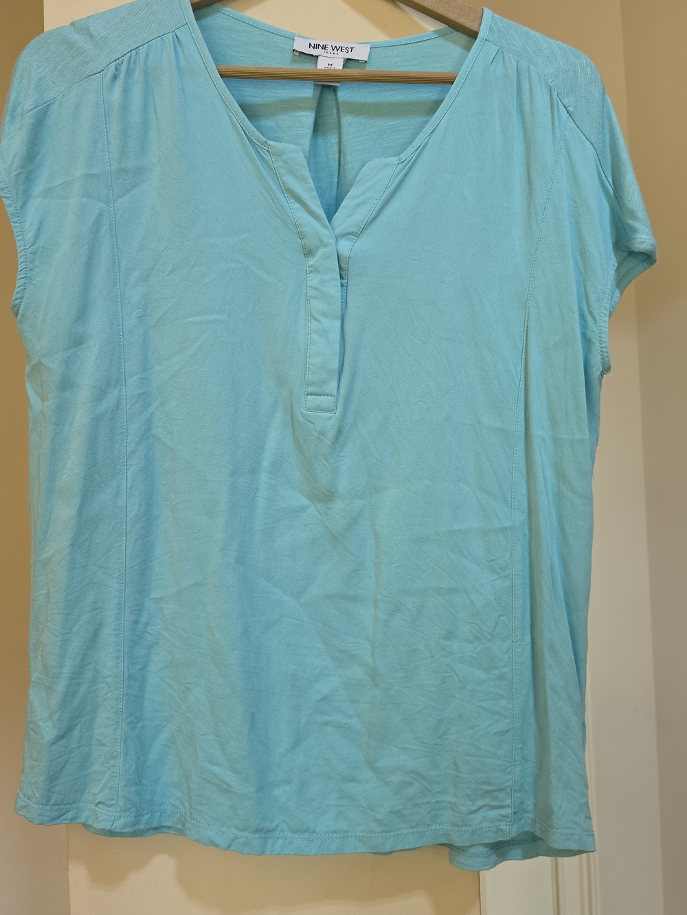 Nine West‎ Light Aqua Split V-Neck Short Sleeve Tunic